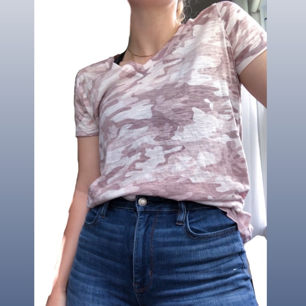 Mudd pastel pink v neck